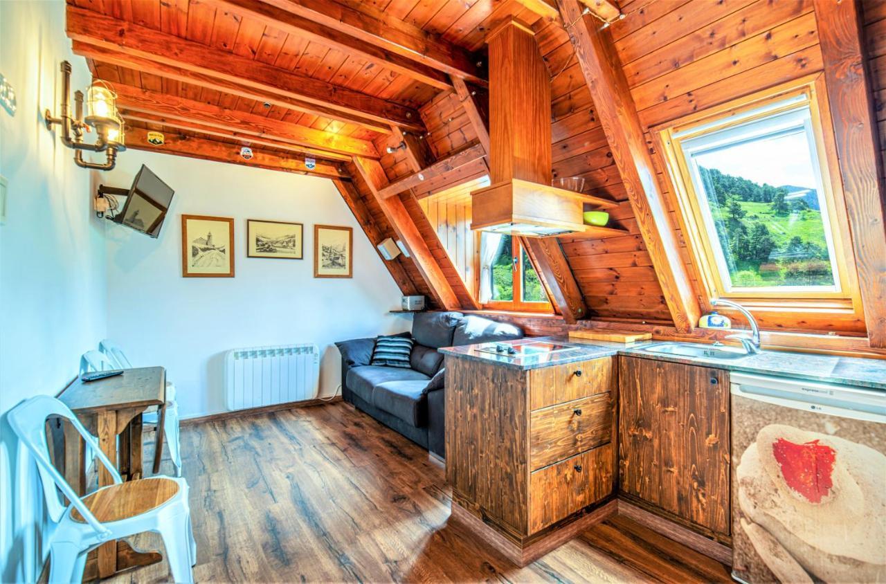 Apartamentos Aran Montcorbau 외부 사진