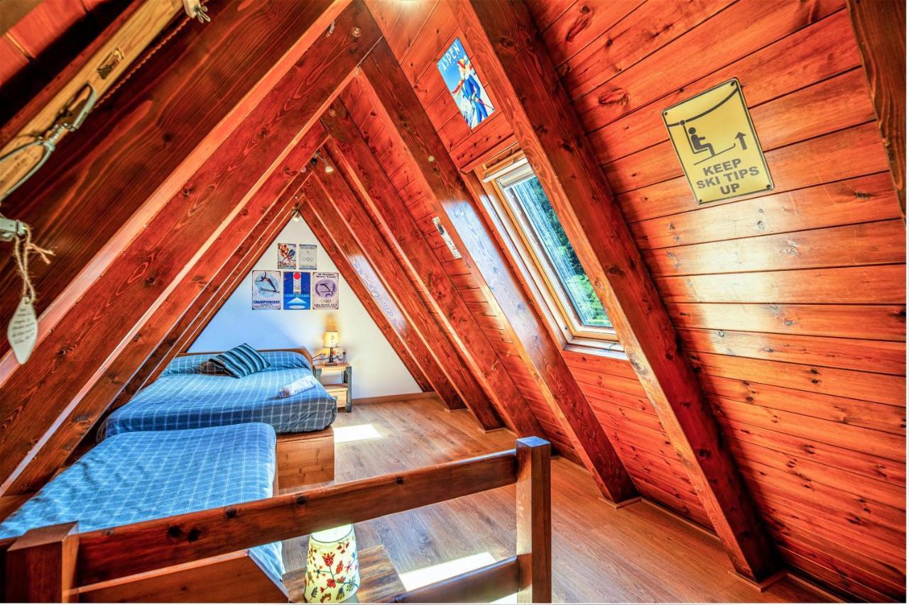 Apartamentos Aran Montcorbau 외부 사진